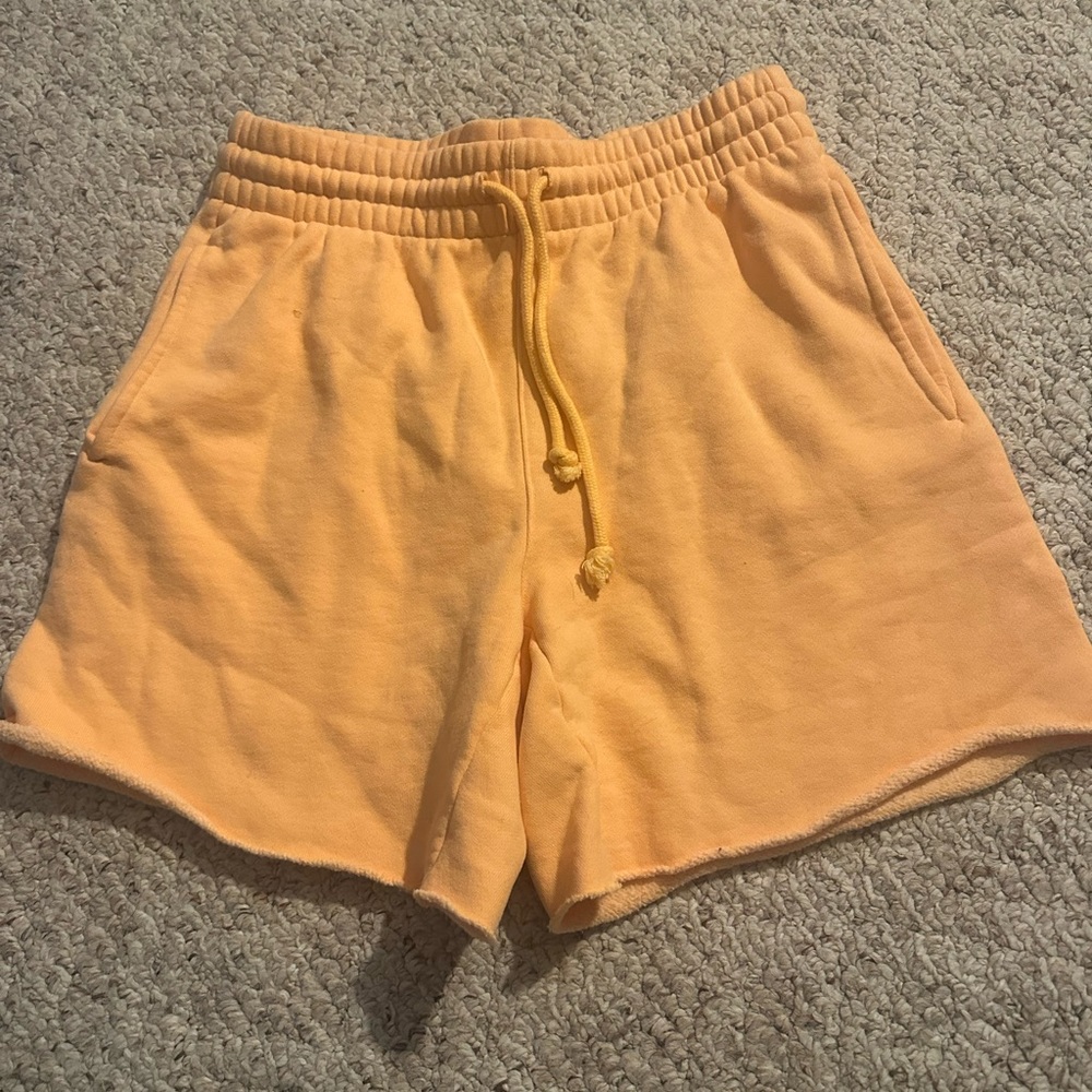 aritzia comfy shorts